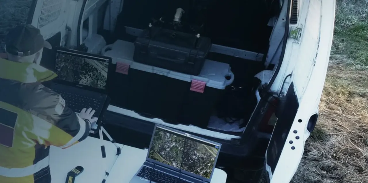 Operación de respuesta a emergencias con mapeo de drones (PIX4Dreact)